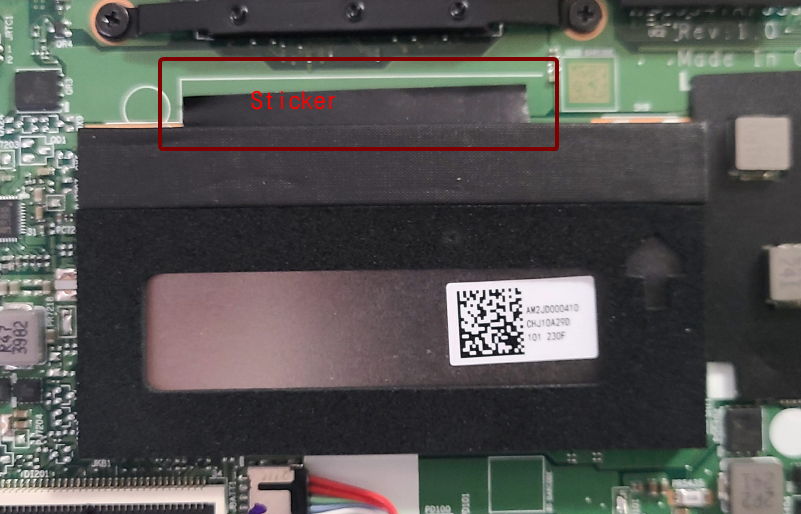 Lenovo Slim3 15ABA7 R5 - 内部 - メモリカバーのステッカーの取り外し